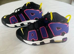 Nike Air More Uptempo '96 Jugend schwarz lila Turnschuhe Größe 5Y - Bild 1 von 4