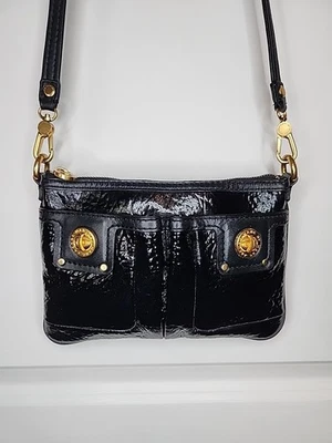 Bolso Bandolera Marc Jacobs Percy Turnlock Negro Charol Bloqueo Giratorio Cartera Bolso sin asas Foto 1 de 4