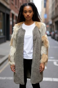 Acogedora chaqueta de piel sintética y sherpa - Imagen 1 de 10