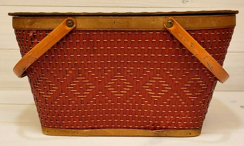 VTG Red MCM Wicker Picnic Basket Woven Redman Peru Metal Handle USA 18"x12"x10" Cover