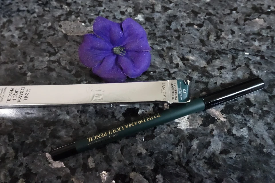 Lancôme 24hr Drama Liqui Gel Eyeliner Longwear Pencil 03 Green Metropolitan Full