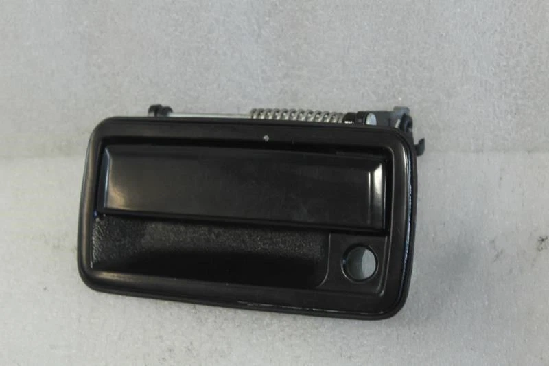 1995 1996 1997 CHEVROLET BLAZER LEFT DRIVER SIDE FRONT DOOR HANDLE - Image 1 of 4