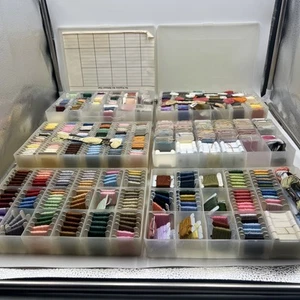 Lot Of Embroidery Floss, Thread Multicolor In 6 Cases All Numbered - Picture 1 of 7