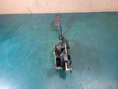 02 ISUZU RODEO GAS THROTTLE ACCELERATOR PEDAL - Image 1 of 4
