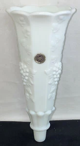 Westmoreland PANELED GRAPE WHITE*8 1/2" BELL SHAPED EPERGNE VASE W/STICKER*PG10 - Picture 1 of 2