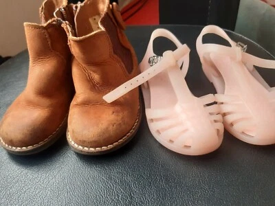 PAQUETE DE BOTAS DE NIÑA NEXT Y ZAPATOS DE BEBÉ ZARA TALLA REINO UNIDO 5 Y 5.5 Foto 1 de 4