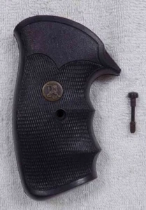 PACHMAYR GRIPPER Black Rubber Grips * Smith Wesson K L Frame Square Butt - Picture 1 of 6