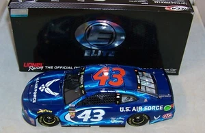 1:24 ACTION ELITE 2018 #43 US AIR FORCE DARRELL BUBBA WALLACE JR 1/185 #42 NIB - Picture 1 of 7