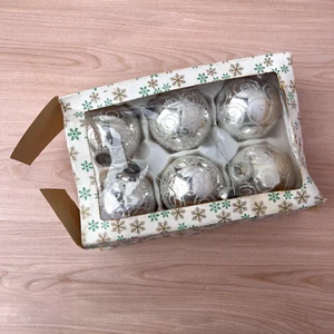 Vintage Eaton’s Christmas Ornaments West Germany glass silver Circle Box Set - 6 - Picture 1 of 7
