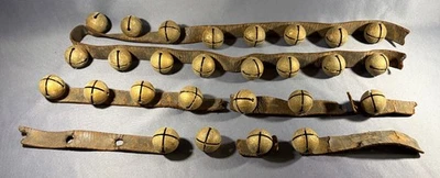 27 campanas de trineo de latón antiguas timbres de trineo 16 con correa de cuero más 11 ¡REBAJADAS!! Foto 1 de 4