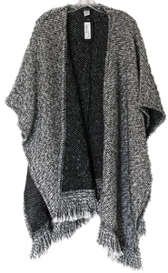 Bryn Walker NWT Fringed Wrap Poncho Black & White Tweed SZ XL O/S Fit $242 MSRP - Picture 1 of 6