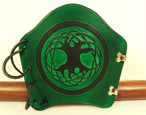 Armschutz Stulpe Wikinger Yggdrasil Punziert Leder grün Bogenstulpe traditionell - Bild 1 von 7