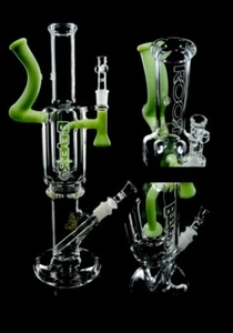 ROOR  Fixed 18" eleven30 2 stroke gorgeous 😍 bong. Different base. - Picture 1 of 2