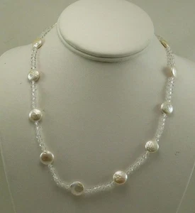Collar de perlas y cristal transparente con moneda blanca de agua dulce con cierre de plata de ley - Imagen 1 de 3