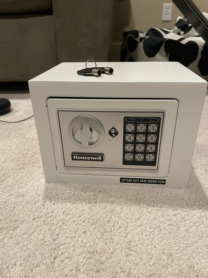 Safe, Opened By Keys Or A Code Using Batteries - Image 1 of 2