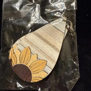 Woodgrain Sunflower Sublimation Earrings Dangle/drop (Lot #177) - Picture 1 of 3