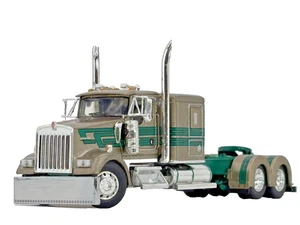 1/64 DCP GOLD/GREEN KENWORTH W900L FLAT TOP - Picture 1 of 5