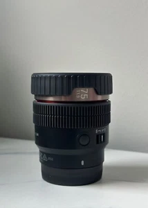 Samyang cine 75mm f1.8 for Sony - barely used cinematic lens with auto focus  - Picture 1 of 7