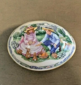 Lenox Huevo de Pascua Baratija Pastillero Caja 1991 Compartir Regalos de Pascua Conejos Niño Niña - Imagen 1 de 3