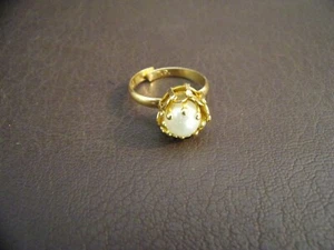 Gold Tone Fashion Ring With Faux Pearl Size 8-1/2 - Picture 1 of 6