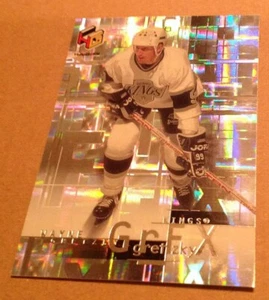 WAYNE GRETZKY 1999-00 UPPER DECK HoloGrFX Card #GG4 NM-MT Condition - Picture 1 of 2