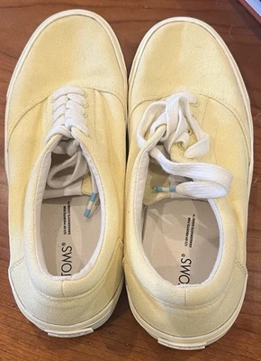 Women’s Tom Alpargata Fenix Lace Up Sneaker Shoe Banana Yellow Nice! - Image 1 of 4