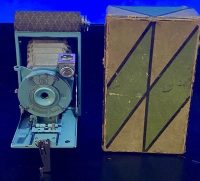 Bonita cámara de fuelle plegable Kodak Petite antigua usada color verde azulado EE. UU. CON caja Foto 1 de 4