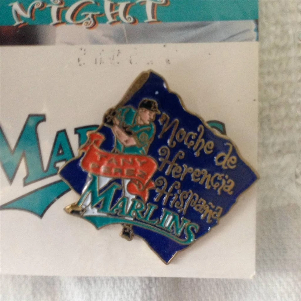 FLORIDA MARLINS TONY PEREZ 1997 NOCHE DE HERENCIA HISPANA PIN ESTADIO SORTEO Foto 1 de 1