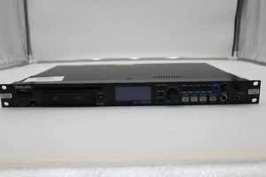 Unidad grabadora de CD de estado sólido TASCAM SS-CDR200 unidad grabadora de audio profesional - Imagen 1 de 4