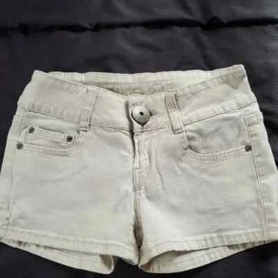 7号条纹牛仔短裤米色/白色 — 第 1/3 张图片