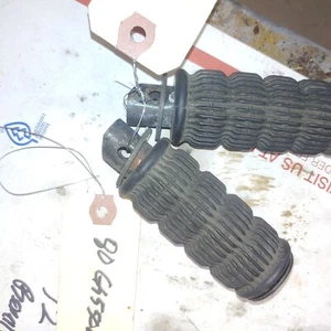 Suzuki GS550E 1980 clavijas para pie de pasajero - Imagen 1 de 4