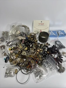 4.5 lb Lot of Costume Jewelry Necklaces Bracelets Earrings New/Used Avon - Picture 1 of 22