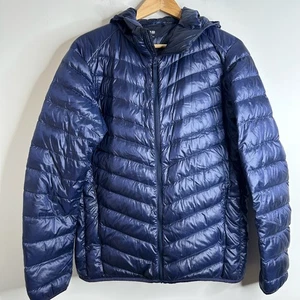 Chaqueta acolchada con capucha Uniqlo ultra ligera para hombre mediana azul marino empaquetable Gorp - Imagen 1 de 8