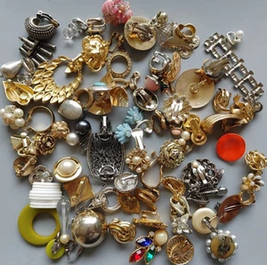 Single Clip on Earring Lot 70 Vtg Repurpose Crafts Gold Silver Tone Few Signed - Picture 1 of 10