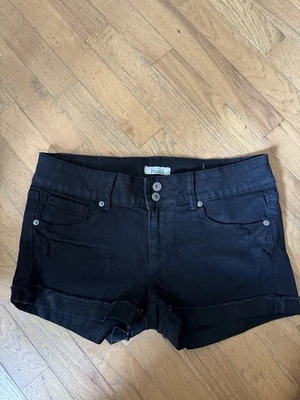 Pantalones cortos de mezclilla Mudd negros con cierre de botón/ cremallera Foto 1 de 2