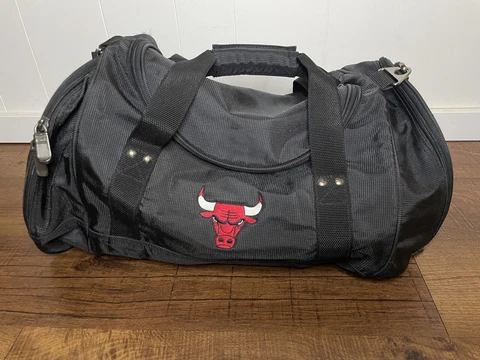 Vtg Chicago Bulls Basketball Duffle Bag NBA Black W/Embroidered Logo Cover