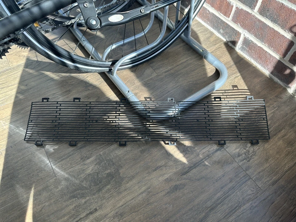 NUEVO OEM Genuino AUDI VW A4 quattro Avant S4 Rejilla Protectora 8K0-820-746-C Foto 1 de 1