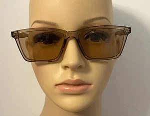 Hellbraune einfarbige quadratische Sonnenbrille - Bild 1 von 6