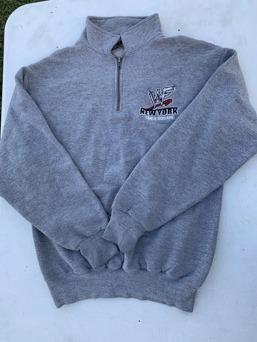 Vintage WWF 1999 New York Time Square Sweatshirt Front Logo 1/4 Zip Size Small Cover
