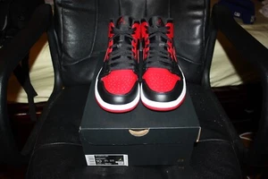 Nike Air Jordan 1 Retro Mid BANNED 2020 BRED CHICAGO sz 10 BLACK RED 554724-074 - Picture 1 of 5