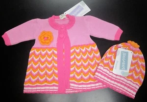 MAGLIONE E CAPPELLO NUOVO CON ETICHETTE BOUTIQUE HUGGALUGS RAGAZZE ROSA/ARANCIONE CHEVRON MAGLIA TG 12-18 MO - Foto 1 di 1