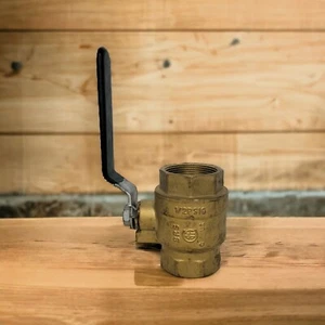 Red White Valve Corp 1-1/2" PSIG Brass Ball Valve FIG 5592F 600WOG 150WSP - Picture 1 of 7