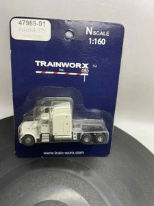 Trainworx 47989-01 N Scale Peterbilt 379 FedEx White Tractor - Picture 1 of 3