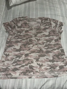 Lane Bryant Pink Camo Short Sleeve T-Shirt Top Size 22/24 - Picture 1 of 4