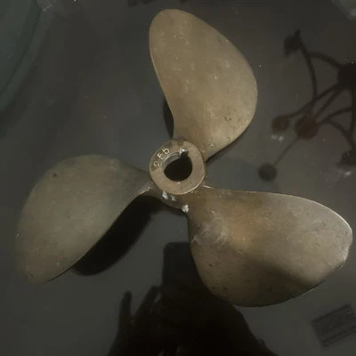 Hélice de barco de latón vintage de 3 hojas Foto 1 de 4