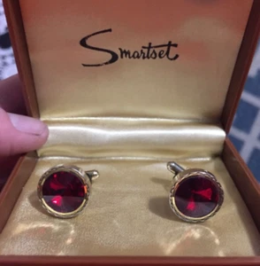 OLD CUFFLINKS RUBY RED CRYSTAL BOXED BY SMARTSET UNIQUE RARE VINTAGE AUS - Picture 1 of 9