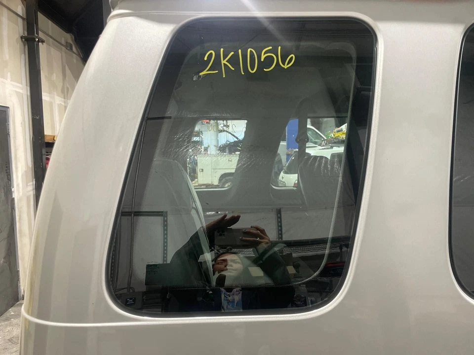 99-14 Ford E350 Quarter Window/Glass Extended Van rear tinted RH - Imagem 1 de 1