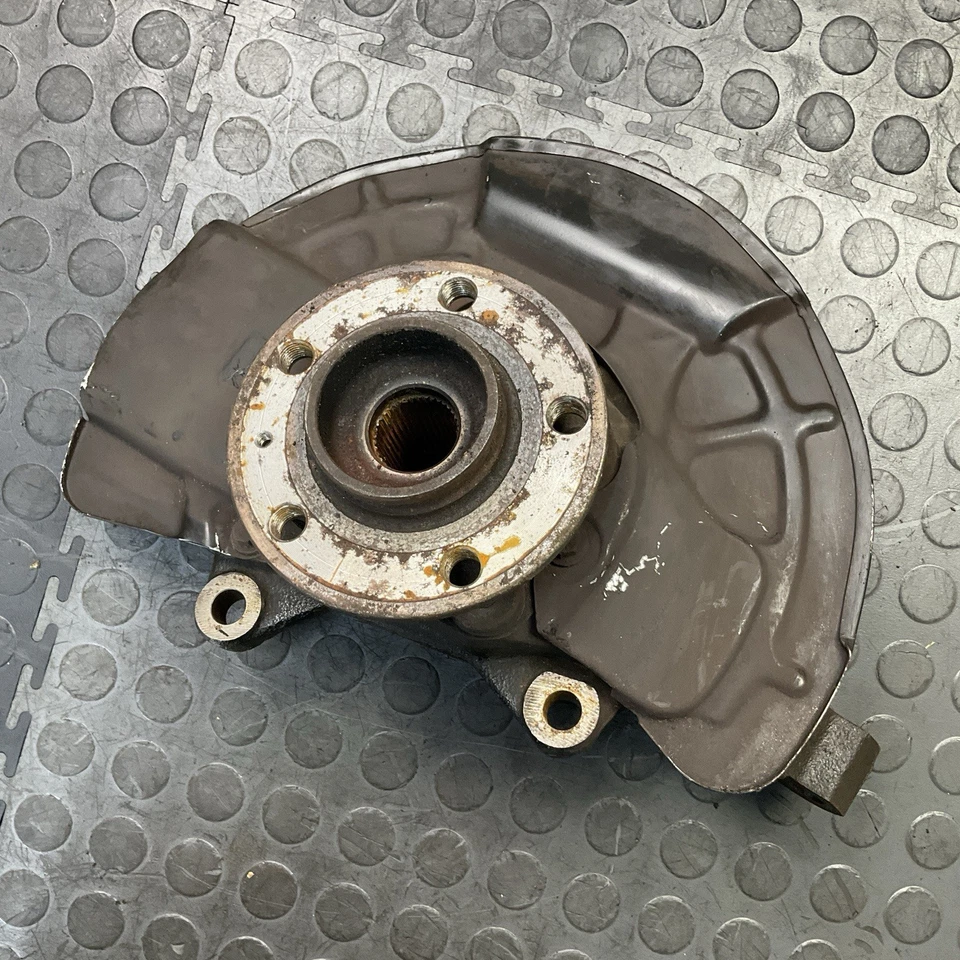 Conjunto de buje de nudillo volante delantero derecho Volvo XC90 2007-2014 FABRICANTE DE EQUIPOS ORIGINALES Foto 1 de 4