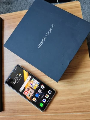 Honor Magic V5 5G Foldable 7.95" / 512GB Snapdragon 8 Elite Screen - Image 1 of 4