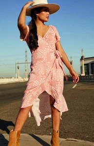 Vestido para mujer Wrangler RETRO retazos rosa envolvente floral alto-bajo XXL - Imagen 1 de 6
